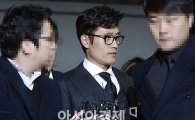 이병헌, '50억 협박사건' 공판 후 이지연과의 관계 물으니…
