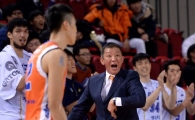 [포토]허재 감독, '긴장 풀지 말라고!'