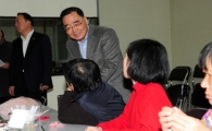 鄭총리,'동장군 오신날' 노숙인시설 방문 급식봉사 