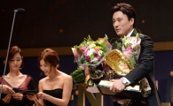 [포토]이승엽, '난 골든글러브 수집가!'