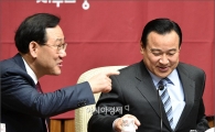 [포토]이야기하는 이완구·주호영