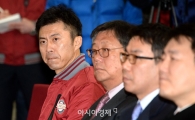 [포토]손혁, '이젠 넥센의 투수코치'