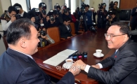 [포토]국회 찾은 정홍원 총리, '잘부탁합니다'