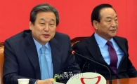 [포토]어색한 두 사람, 김무성-서청원