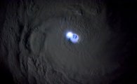 [스페이스]우주에서 본 사이클론의 눈…폭풍 속의 고요함