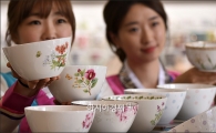 [포토]'우아한 설 떡 그릇'