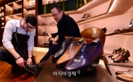 [포토]맞춤구두의 정성