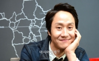 '쎄시봉' 정우 "'복고 내놔' 하지 않아요"(인터뷰)