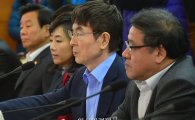 [포토]정책조정강화회의 참석한 청와대 수석들 