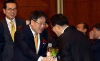 [포토]제약업계 CEO들과의 간담회 갖는 정승 식약처장