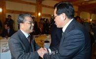 [포토]인사하는 정의화·이재정