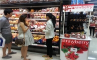 제철 맞은 국산 딸기 태국에서도 '인기'