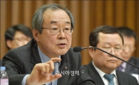 [포토]답변하는 서문규 석유공사 사장