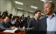 [포토]'이완구 청문보고서' 단독처리 항의