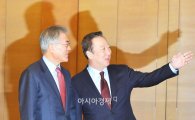 [포토]박용만 회장 만난 문재인 대표 '경제정당 만들겠다' 