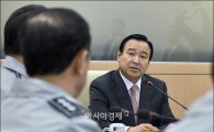 이완구 총리, 민생행보 이어 안보행보…15사단 방문
