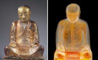 1000년 된 불상 안에서 발견된 미라…미라 속 장기대신 숨겨진 종이뭉치는?