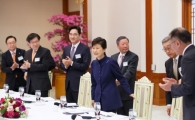 朴대통령 "문화·경제 융합 중요"…기업인들 "적극 지원" 화답(종합2보)