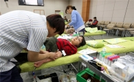 [포토]금천구 직원 100여명 사랑 나눔 헌혈 참여  