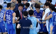 [포토]작전 지시하는 신치용 감독