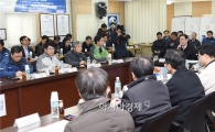 [포토]민자사업 현장 찾아 발언하는 최경환 부총리