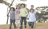 유니클로, 2.9억원 상당 키즈의류 기부