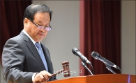 [포토]현대차주총, 안결처리하는 김충호 사장