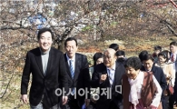 [포토]광양매화축제장 찾은 이낙연 전남도지사