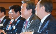 [포토]모두발언하는 김무성 새누리당 대표 