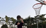 [포토]'포근한 봄 날씨 속 농구'
