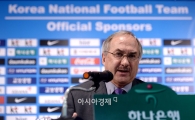 [포토]슈틸리케 감독, '3월 평가전 앞두고 명단 발표'