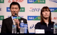 [포토]각오 말하는 이정철 감독
