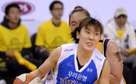 [포토]공격하는 우리은행 박혜진