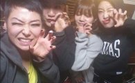 치타, '언프리티 랩스타' 멤버들과 인증샷…"모두 사랑해요"