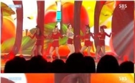 '인기가요' 가인, 섹시한 몸매 드러나는 의상 입고 '애플' 열창 