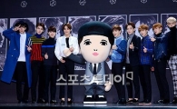 엑소, '엑소더스(EXODUS)' 컴백 기자회견…레이 인형 정체는?