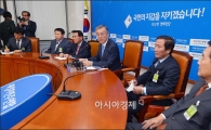 [포토]개성공단 기업인 만나는 문재인 대표