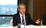 임종룡 "서민금융 지원, 고용복지와 연계 필요"