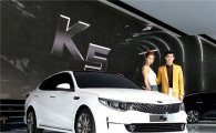 [서울모터쇼]기아차 피터 슈라이어, “K5는 최고의 작품”
