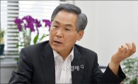 [아시아초대석]우윤근 "권력구조가 정치 걸림돌…개헌해야"