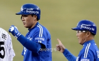 [포토]이승엽, '첫 타석부터 안타'