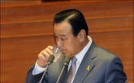 [포토]커지는 의혹, 속타는 이완구 총리