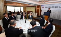 [포토]한국투자 일본 기업인들 만난 윤상직 장관 