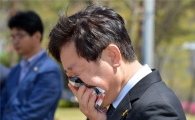 [포토]세월호 추모행사중 눈물 흘리는 이재명 성남시장