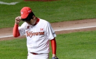 [포토]고개숙인 SK 선발 윤희상