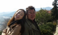 '꽃보다 할배' 다정돋는 최지우와 백일섭, 등 맞대고 '꽃미소' 