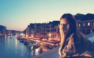 걸스데이 유라, 이탈리아서 근황 공개…'베네치아 여신'