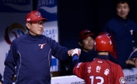 [포토]김기태 감독, '득점 좋았어'