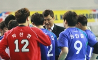 男 핸드볼 두산, 코로사 1점차 제압…1R 패배 설욕