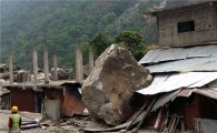 네팔 지진 사망자 8천명 넘어…여진 발생 '긴장'